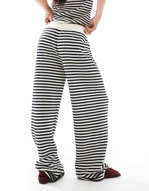 ASOS DESIGN - Pantaloni a fondo ampio in maglia blu navy in coordinato, 5 di 5