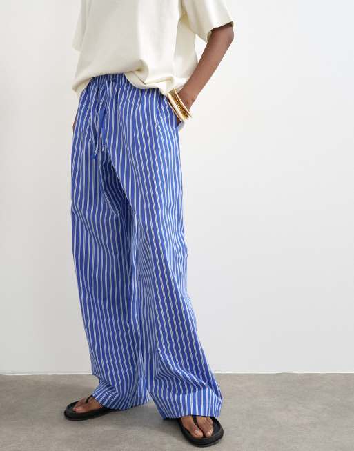 ASOS DESIGN - Pantaloni a fondo ampio in popeline a righe blu scuro, 2 di 5