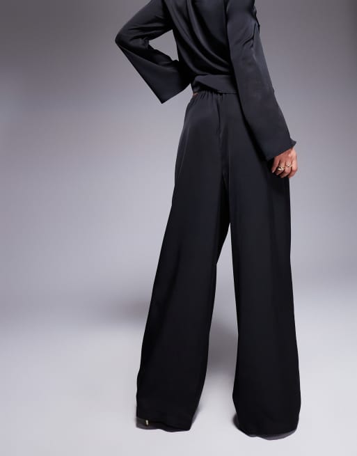 ASOS DESIGN - Pantaloni a fondo ampio in raso neri in coordinato, 2 di 5