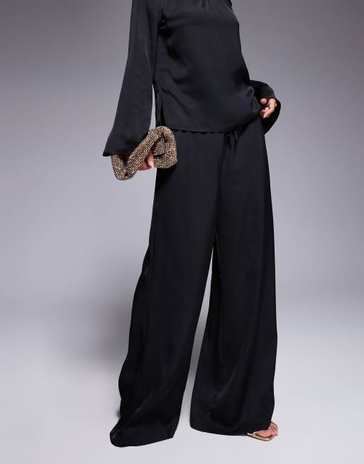 ASOS DESIGN - Pantaloni a fondo ampio in raso neri in coordinato, 4 di 5