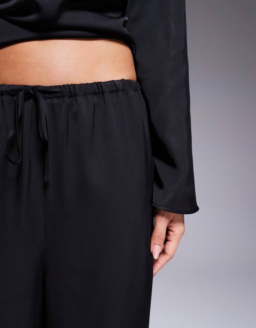 ASOS DESIGN - Pantaloni a fondo ampio in raso neri in coordinato, 5 di 5