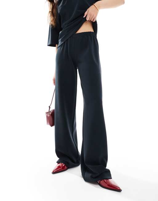 ASOS DESIGN - Pantaloni a fondo ampio in tessuto cupro neri in coordinato 