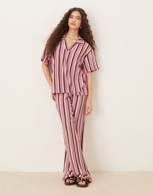 ASOS DESIGN - Pantaloni a fondo ampio rosa a righe color cioccolato in coordinato