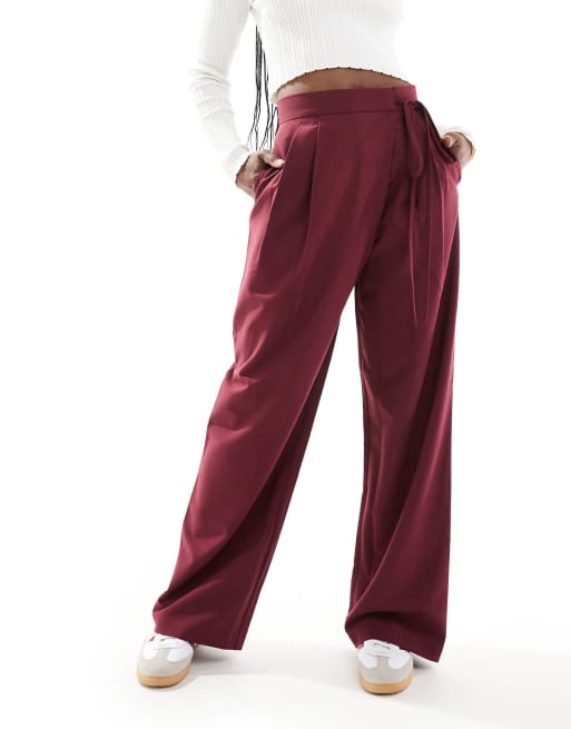 ASOS DESIGN - Pantaloni a fondo ampio sartoriali con laccetti avvolgenti color ciliegia scuro