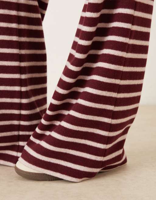 ASOS DESIGN - Pantaloni a fondo ampio spazzolati bordeaux a righe in coordinato, 5 di 5