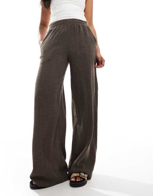 ASOS DESIGN - Pantaloni a fondo ampio testurizzati color cioccolato