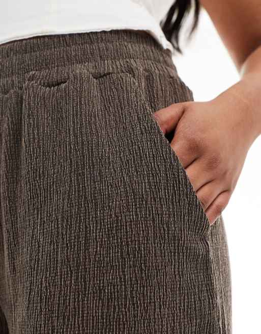 ASOS DESIGN - Pantaloni a fondo ampio testurizzati color cioccolato, 3 di 5