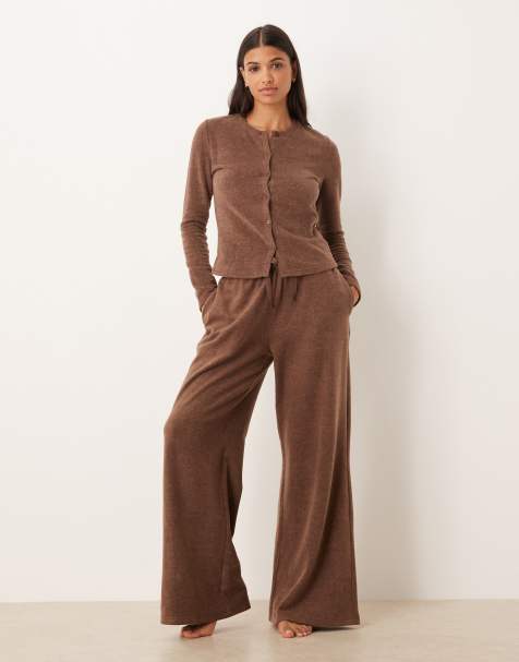 ASOS DESIGN - Pantaloni a fondo molto ampio in pile leggero mix & match marrone cioccolato - view 1