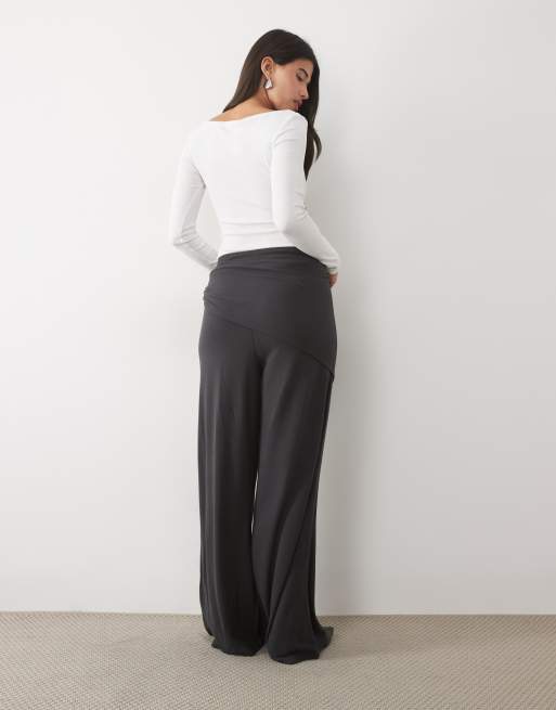 ASOS DESIGN pantaloni a gamba larga con drappeggio e laccetti laterali antracite, 2 di 4
