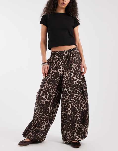 ASOS DESIGN - Pantaloni a palloncino in misto cotone e nylon con stampa animalier - view 1