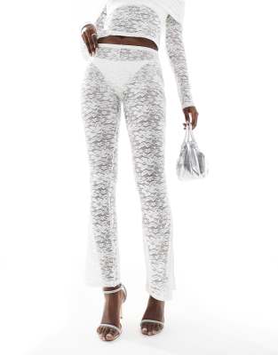 ASOS DESIGN - Pantaloni a zampa in pizzo color avorio in coordinato