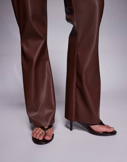 ASOS DESIGN - Pantaloni a zampa marroni in similpelle PU, 5 di 5