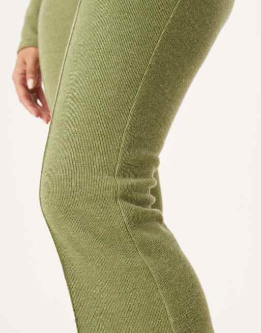 ASOS DESIGN - Pantaloni a zampa morbidissimi kaki in coordinato, 5 di 5