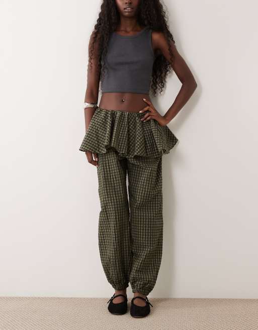 ASOS DESIGN pantaloni balloon con dettaglio gonna sovrapposta a quadretti