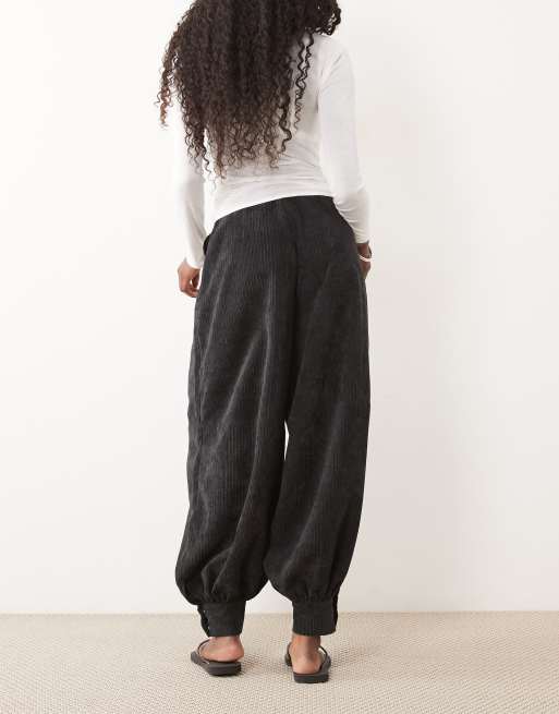 ASOS DESIGN pantaloni balloon in velluto a coste neri, 5 di 5