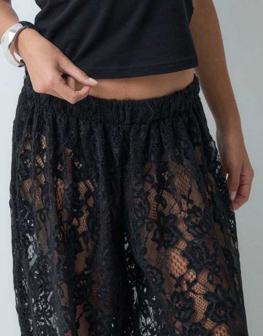 ASOS DESIGN pantaloni balloon in velluto e pizzo neri, 4 di 5
