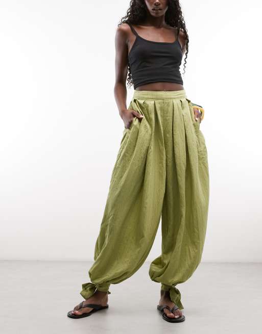 ASOS DESIGN - Pantaloni bombati morbidi verdi a righe con dettaglio allacciato