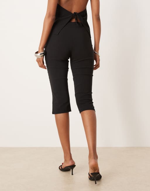 ASOS DESIGN - Pantaloni capri in bengalina neri con spacco laterale in coordinato, 4 di 5