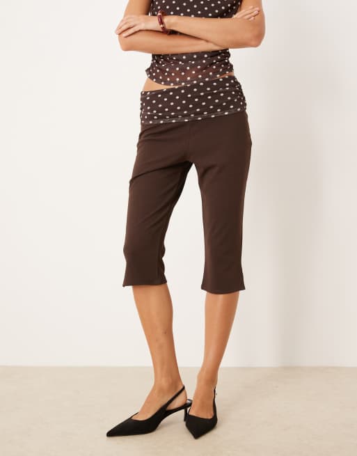 ASOS DESIGN - Pantaloni capri marroni con dettaglio in rete a pois in coordinato, 2 di 5