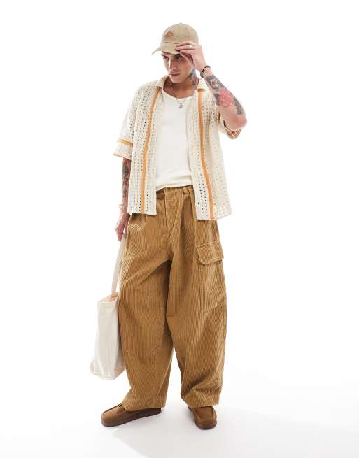 ASOS DESIGN - Pantaloni cargo oversize extra ampi in velluto a coste a pieghe color cuoio