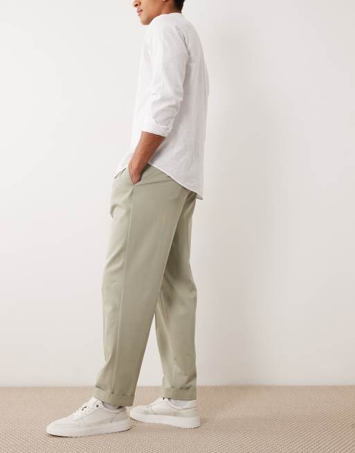 ASOS DESIGN - Pantaloni carrot sartoriali in twill verde salvia con risvolto, 3 di 5