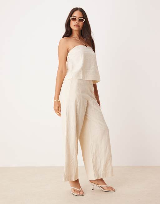 ASOS DESIGN - Pantaloni color crema con dettaglio ricamato in coordinato