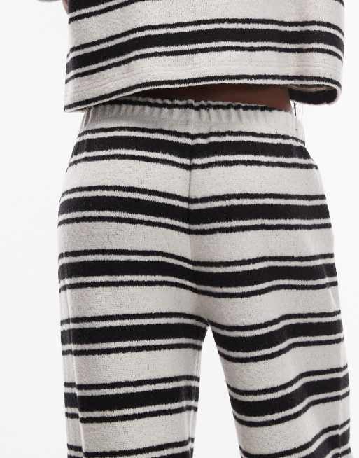 ASOS DESIGN - Pantaloni con fondo ampio a righe spazzolati in coordinato, 4 di 5