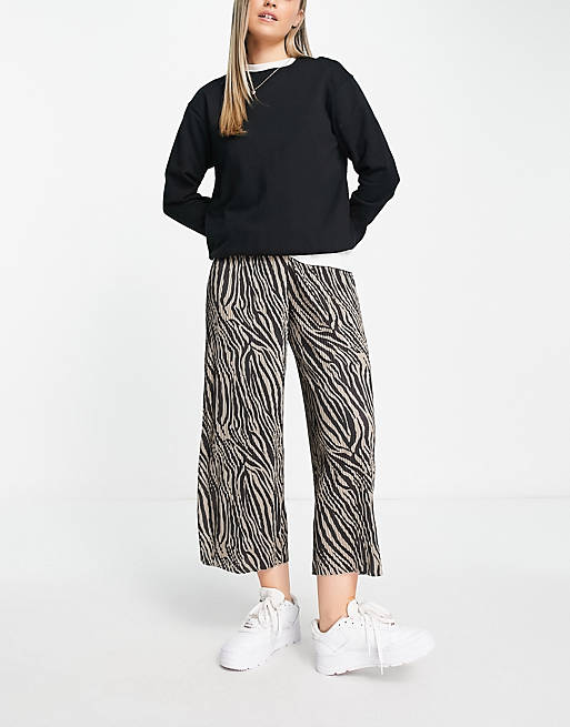 Asos Donna Abbigliamento Pantaloni e jeans Pantaloni Pantaloni culottes Pantaloni culotte plissé con stampa animalier 