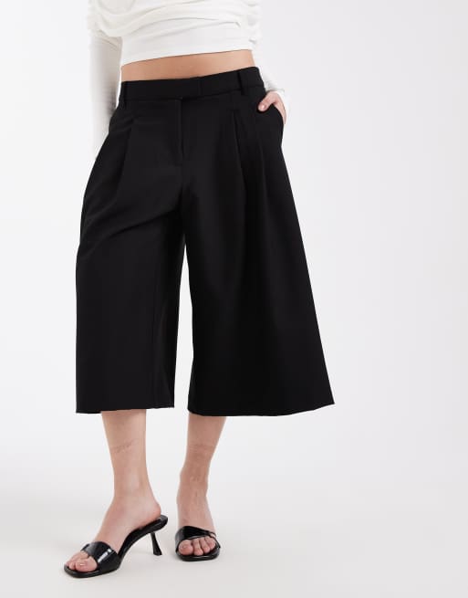 ASOS DESIGN - Pantaloni culotte sartoriali ampi stile bermuda neri, 2 di 5