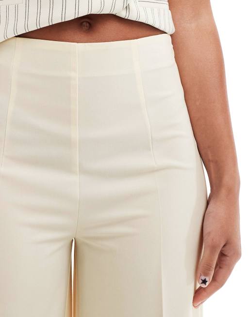 ASOS DESIGN Pantaloni culotte sartoriali color crema ASOS