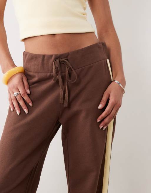 ASOS DESIGN - Pantaloni da yoga color cioccolato con riga laterale a contrasto, 4 di 5