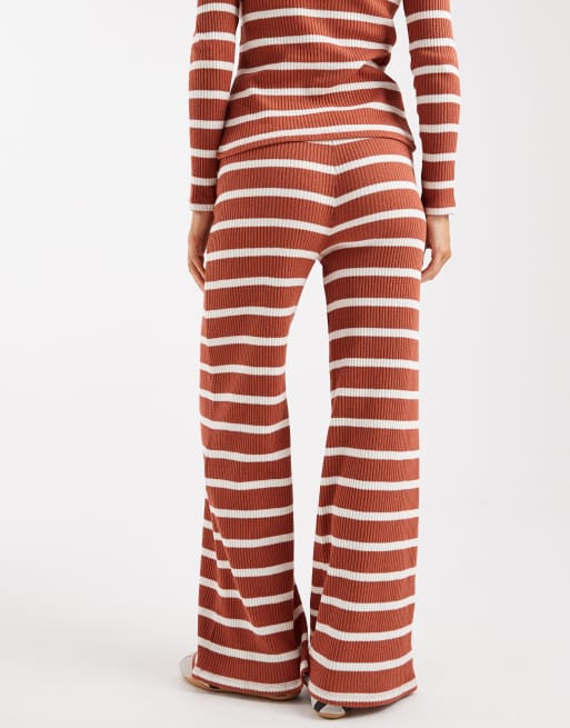 ASOS DESIGN - Pantaloni dritti a coste color ruggine a righe bianche in coordinato, 2 di 5