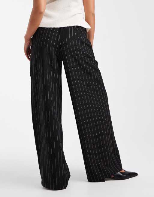 ASOS DESIGN - Pantaloni dritti comodi sartoriali neri con motivo gessato, 2 di 5