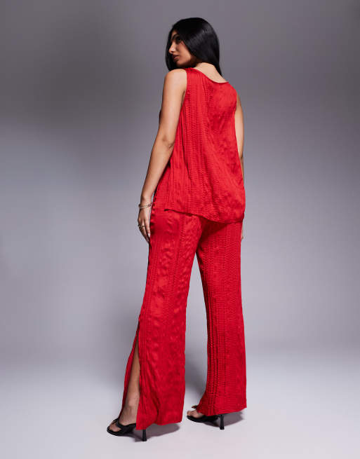 ASOS DESIGN - Pantaloni dritti con spacchi in raso stropicciato rosso ciliegia in coordinato, 4 di 4