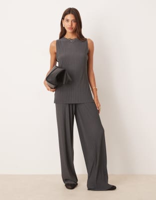 ASOS DESIGN - Pantaloni dritti in rete a pieghe color antracite in coordinato