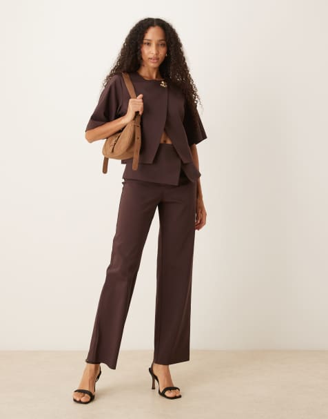 ASOS DESIGN - Pantaloni dritti sartoriali color mora di gelso con risvolto in vita e bottone dorato in coordinato - view 1