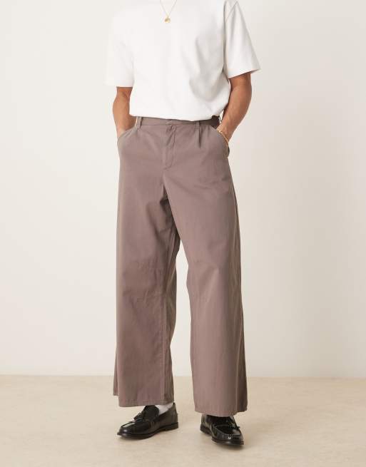 ASOS DESIGN - Pantaloni eleganti a ferro di cavallo marroni con pieghe sul davanti, 4 di 5