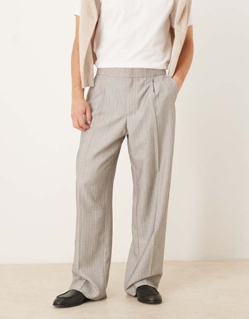 ASOS DESIGN - Pantaloni eleganti a fondo ampio grigio chiaro con motivo a spina di pesce, piega sul davanti e fascia in vita elasticizzata