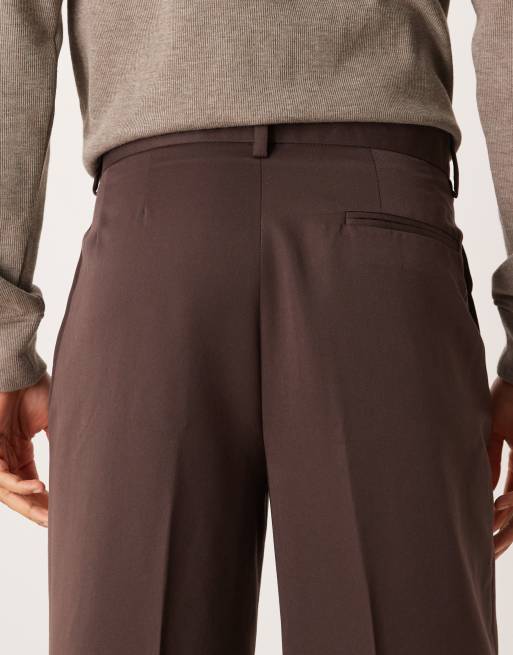 ASOS DESIGN - Pantaloni eleganti a fondo ampio marrone scuro con pieghe sul davanti, 5 di 5