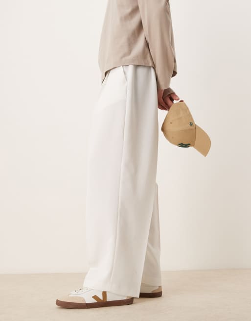 ASOS DESIGN - Pantaloni eleganti a palloncino bianchi con pieghe sul davanti, 2 di 5