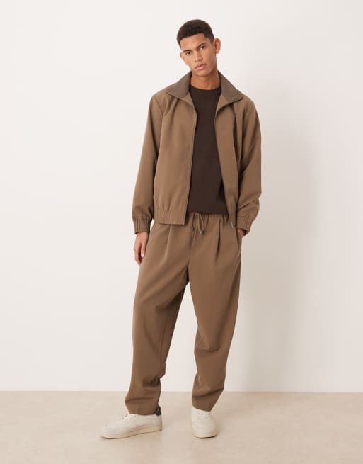 ASOS DESIGN - Pantaloni eleganti affusolati con elastico in vita marroni in coordinato, 2 di 5