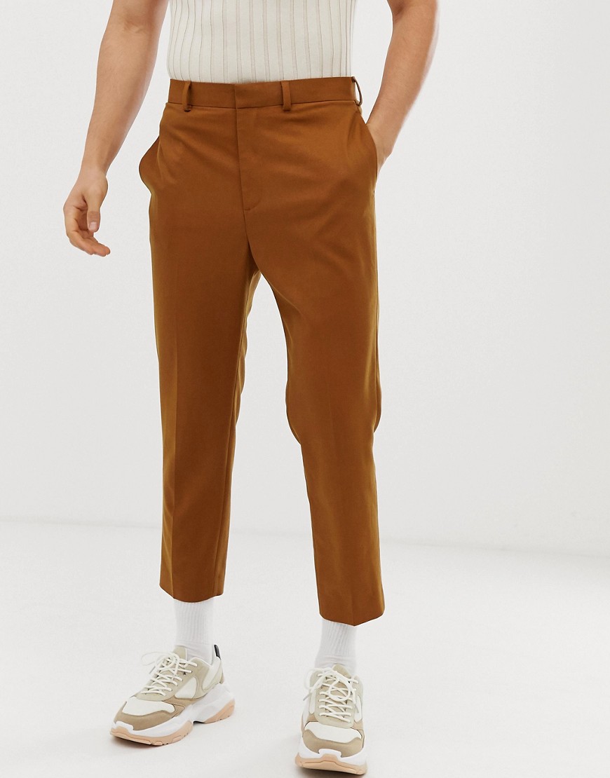 ASOS DESIGN - Pantaloni eleganti cropped affusolati pesanti con pieghe cammello-Beige