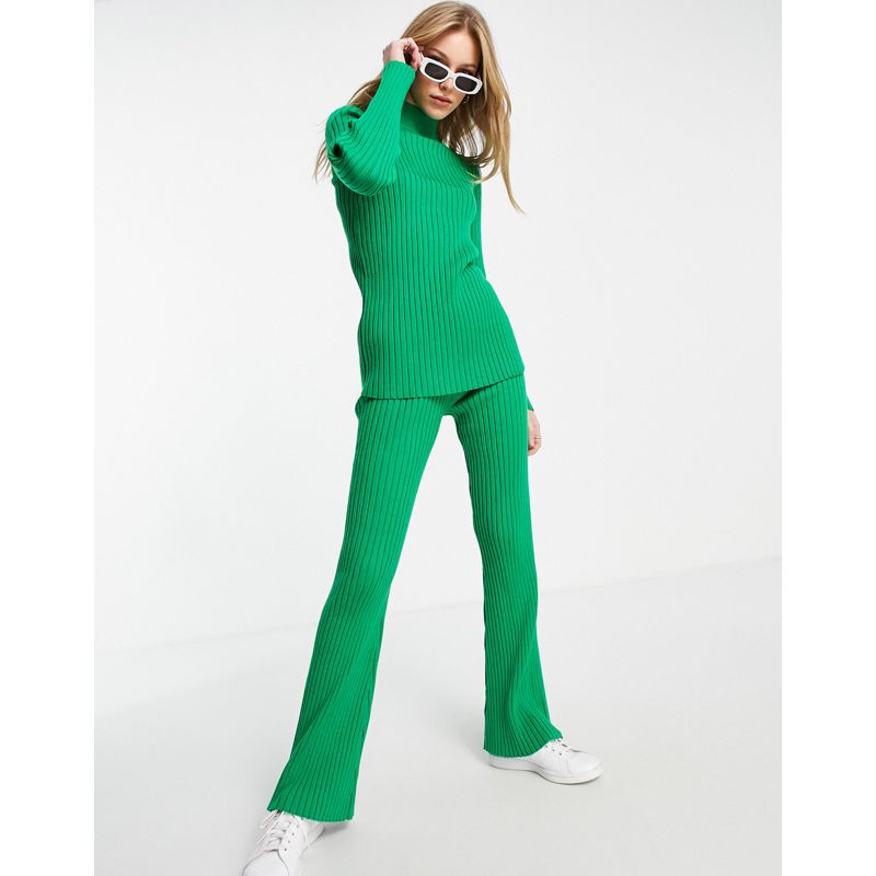 Donna Pantaloni a zampa DESIGN - Coordinato con maglione con collo alto e pantaloni in maglia verde