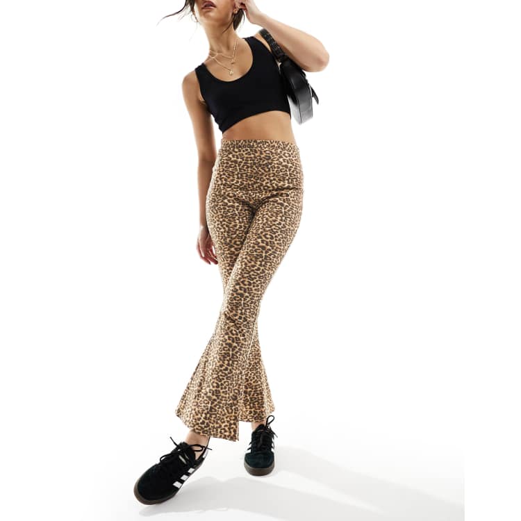 ASOS DESIGN Pantaloni leopardati a zampa ASOS