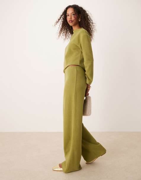 ASOS DESIGN - Pantaloni morbidissimi con fondo ampio color oliva in coordinato - view 1