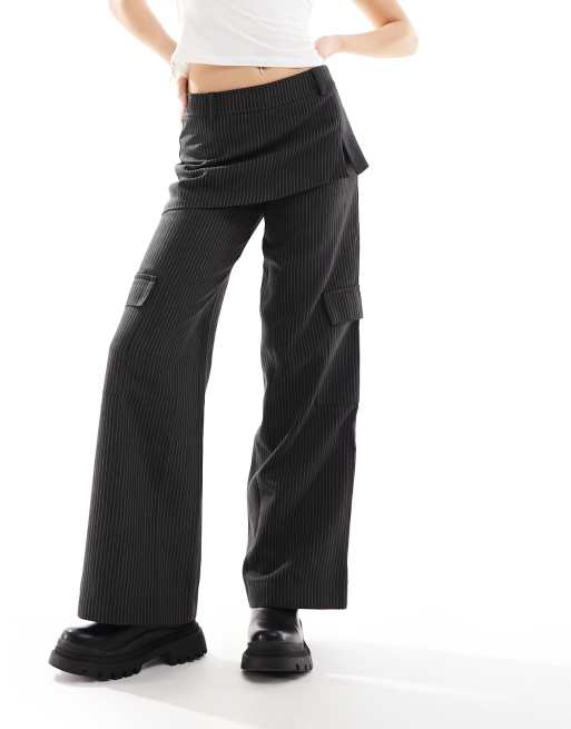 ASOS DESIGN - Pantaloni neri a righe con dettaglio a gonna