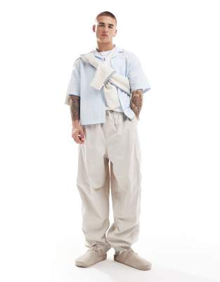 ASOS DESIGN - Pantaloni oversize extra ampi cargo parachute color pietra