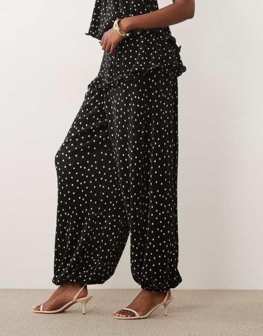 ASOS DESIGN - Pantaloni plissé a palloncino a pois con strato sovrapposto stile gonna, 3 di 5