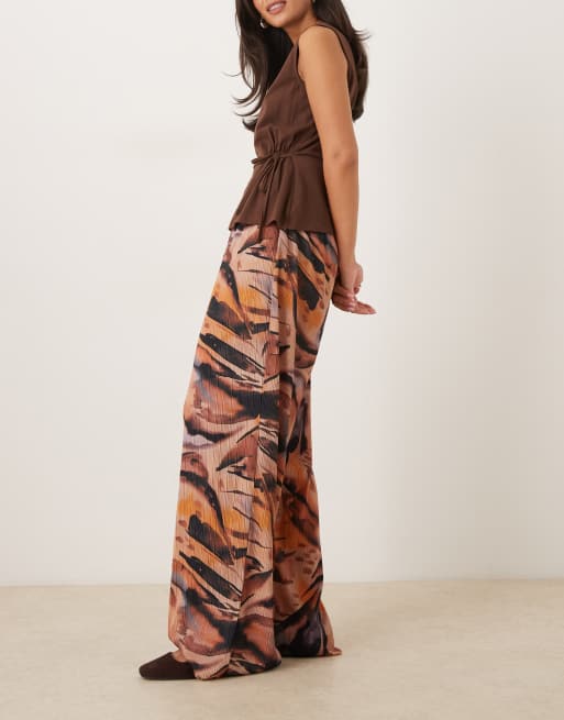 ASOS DESIGN - Pantaloni plissé con fondo ampio arancioni con stampa marmorizzata, 3 di 5