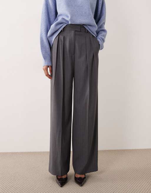 ASOS DESIGN - Pantaloni sartoriali a fondo ampio grigi a righe con pieghe, 2 di 5